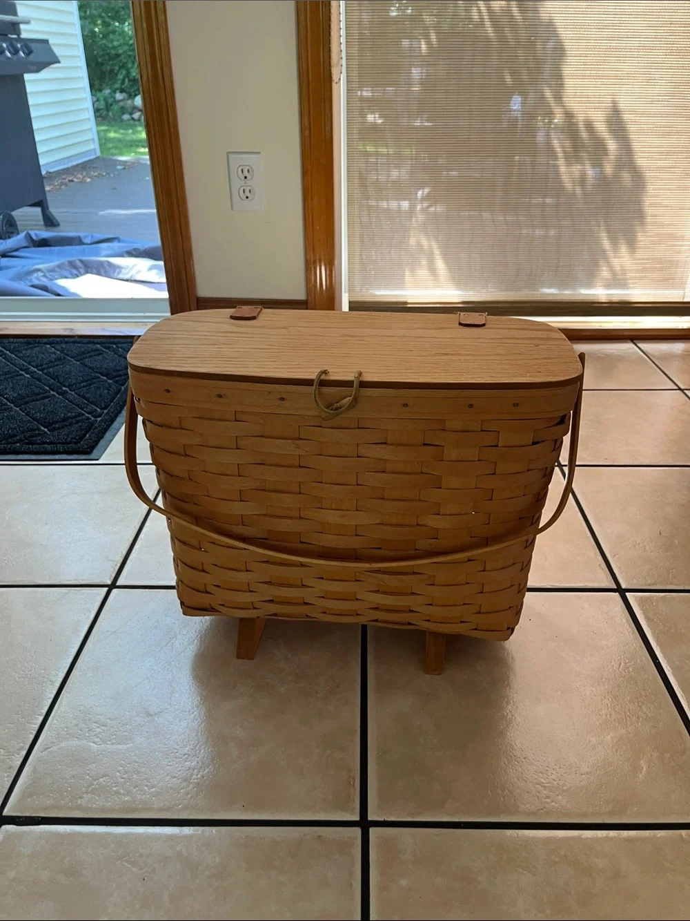 Longaberger Natural Tan Woven Storage Magazine Basket with Handle Vintage 90s